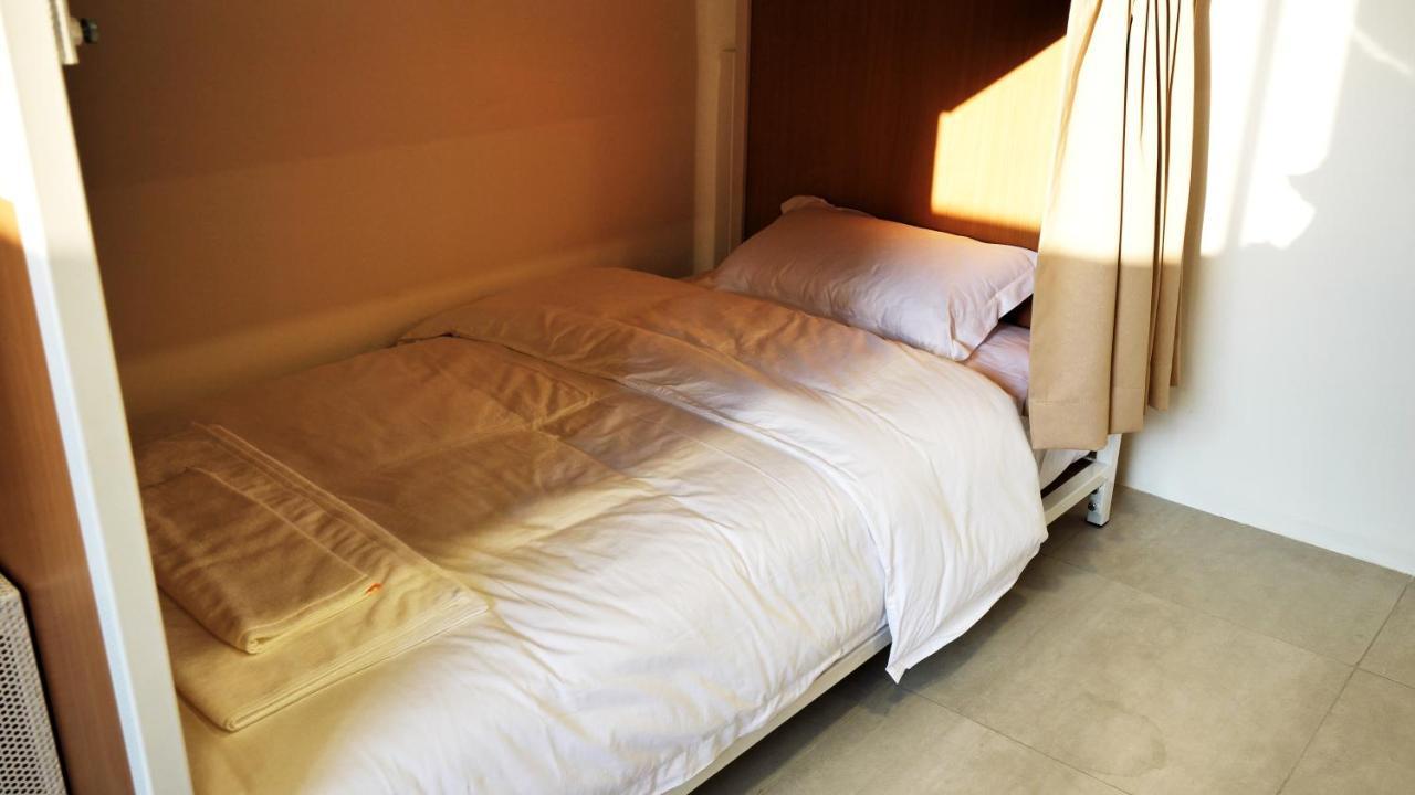 Breeze Hostel Pattaya Esterno foto