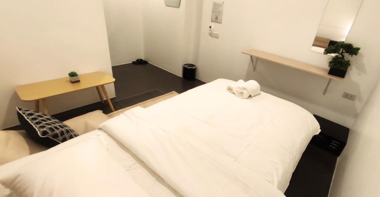 Breeze Hostel Pattaya Esterno foto