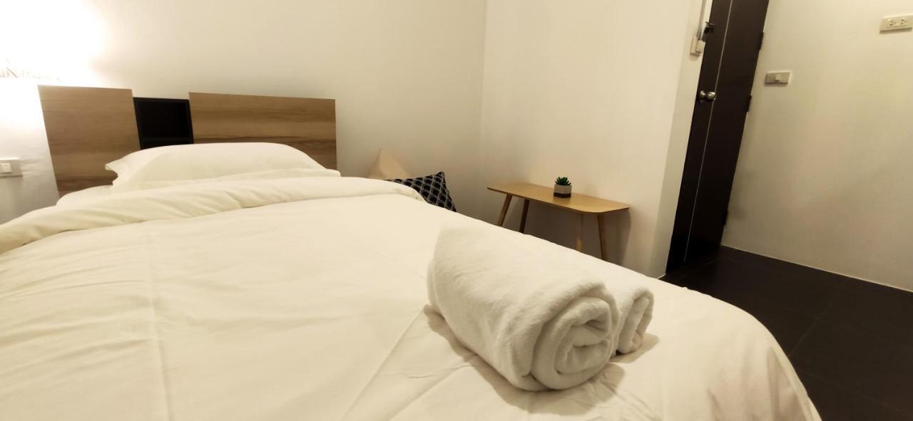 Breeze Hostel Pattaya Esterno foto